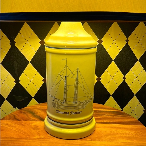 Vintage Nautical Theme Table Lamp – Timeless Maritime Masterpiece - Blue & White - Picture 9 of 9